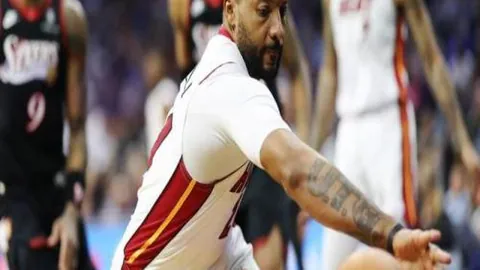 巴萨国际赛场球员发挥：孔德、拉菲全场合力，德容近全场出战